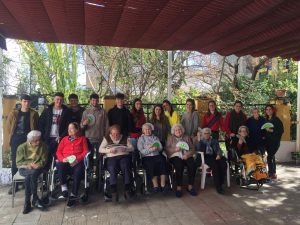Visita alumnos colegio de Las Salesianas Sevilla a la Residencia Aurora
