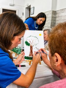 Actividad pinturas Residencia Aurora. Sevilla